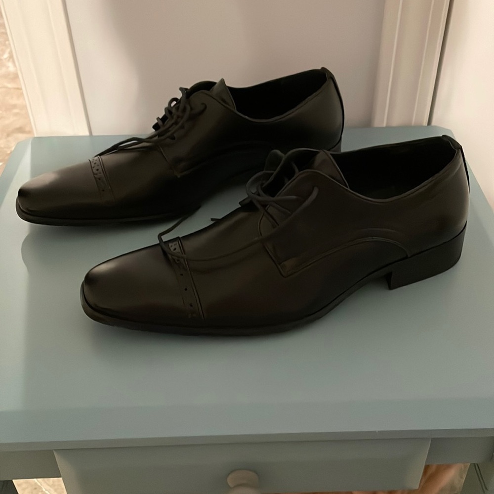 Black dress shoes. Size 7. Used only once